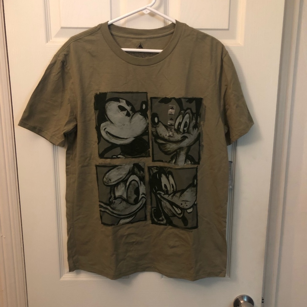 Disney Men’s Tee, size small